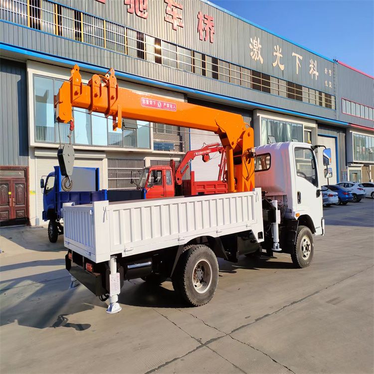 油尖旺区三轮随车吊定制 农用改装机自备吊中瑞长期出售